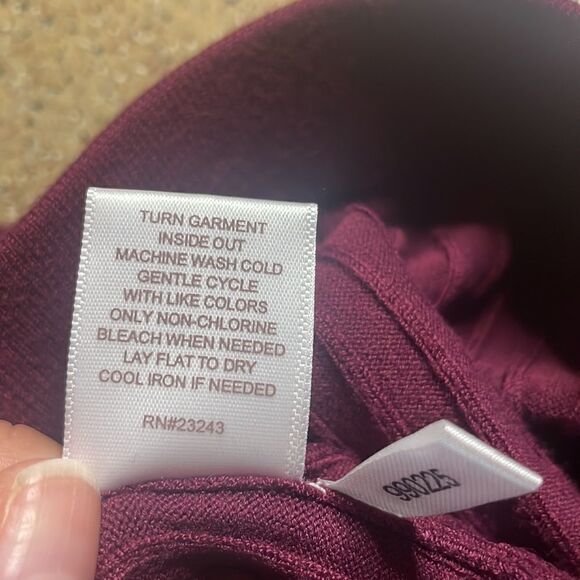 Eva Mendes for New York & Company Ribbed Knit Midi Skirt Maroon sz S - Picture 6 of 10
